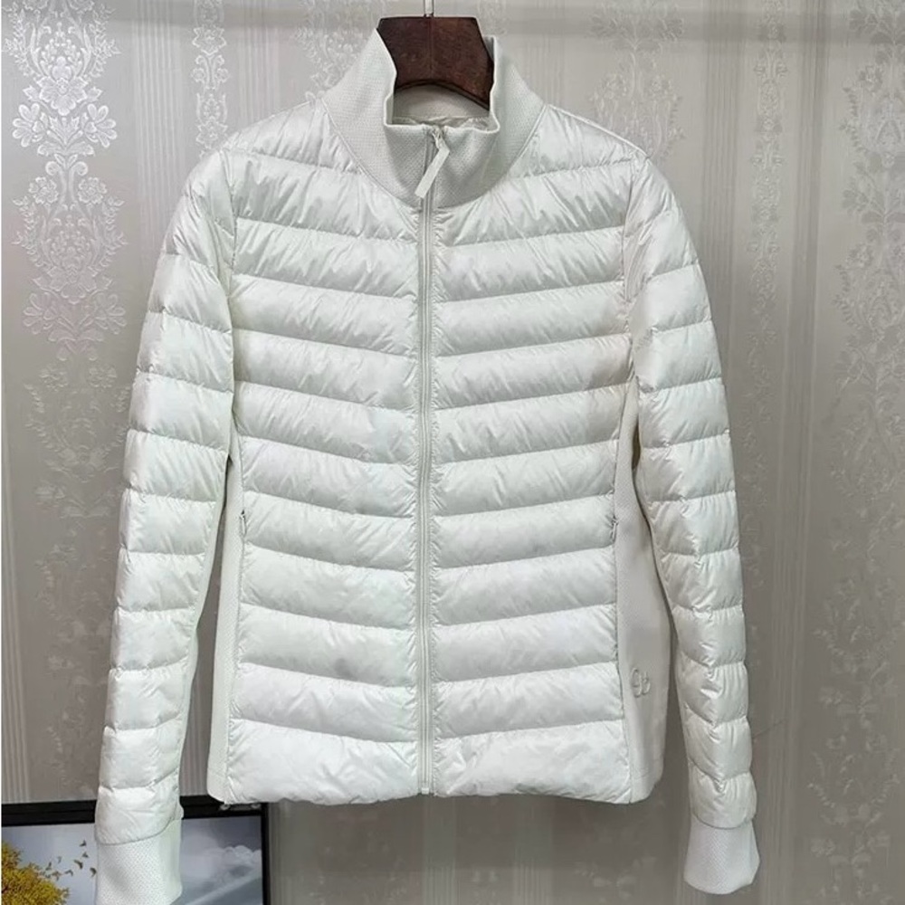Brand New White Down Jacket – Premium Warmth & Minimalist Style